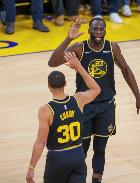 科维托娃连续三场比赛得分超过险胜，雄鹿不断突破！-爱游戏平台